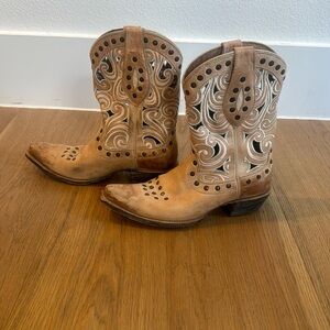 Distressed soft tan all leather! Open embroidered design